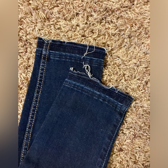 Hollister size 7 distressed front jean. Like new - Picture 4 of 5